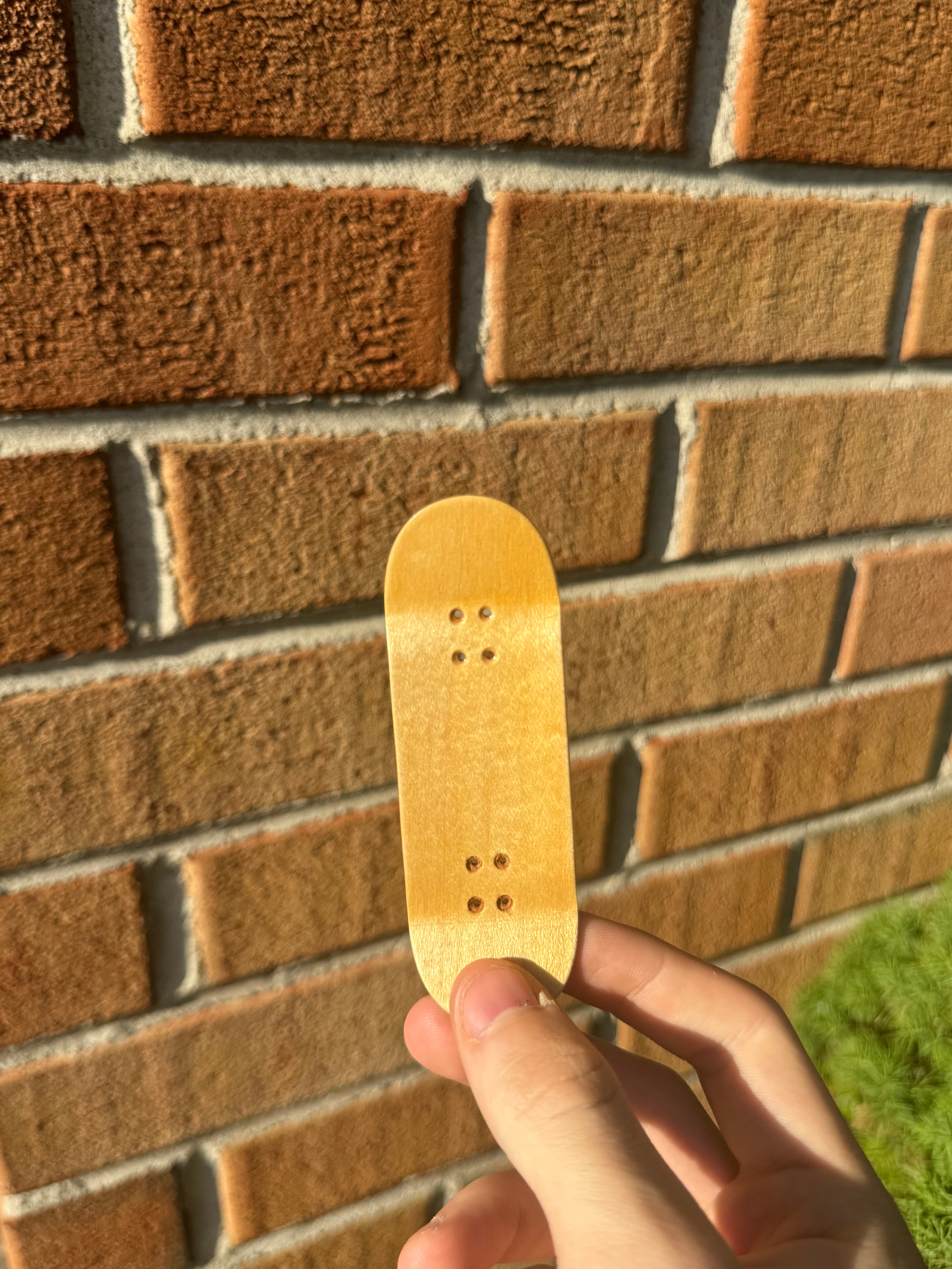 32mm handcrafted Frog Fingerboard pink dyed maple deck | 5-ply