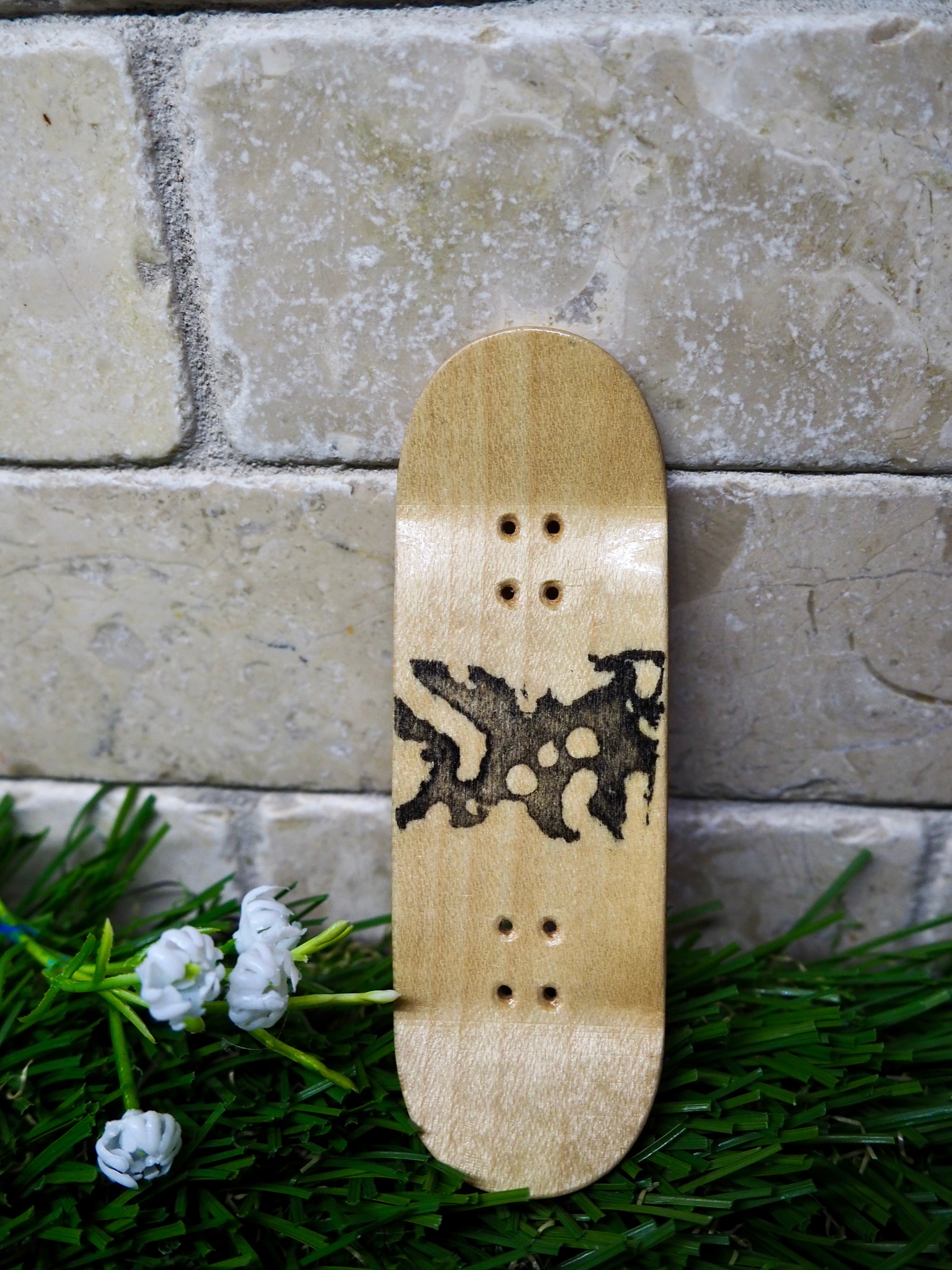 32mm handcrafted Frog Fingerboard pink dyed maple deck | 5-ply Drop 2