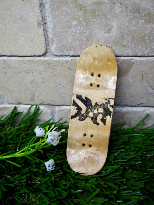 32mm handcrafted Frog Fingerboard blue dyed maple zebra shine deck | 5-ply Drop 2