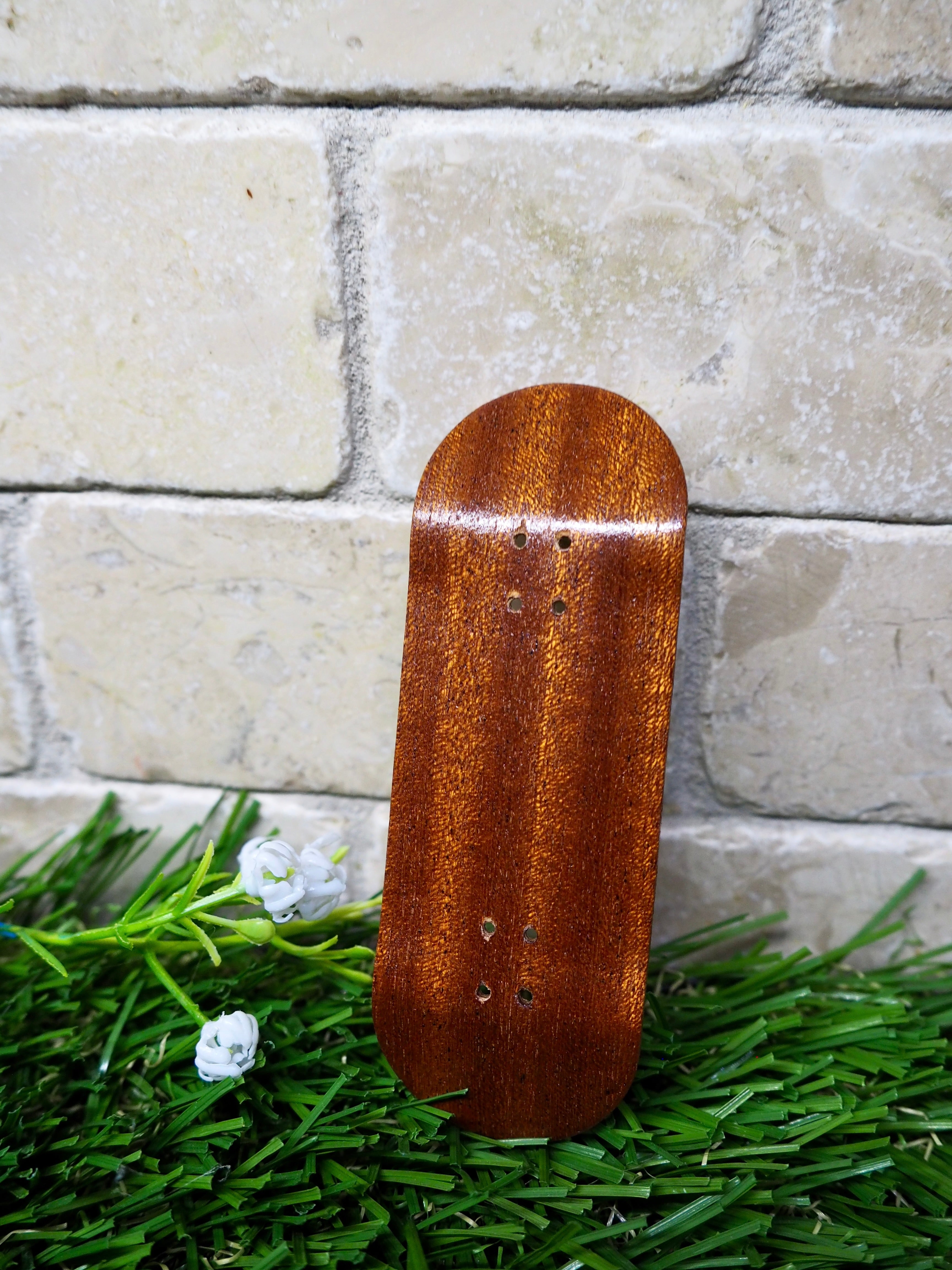 34mm handcrafted Frog Fingerboard golden brown deck | 5-ply Drop 2