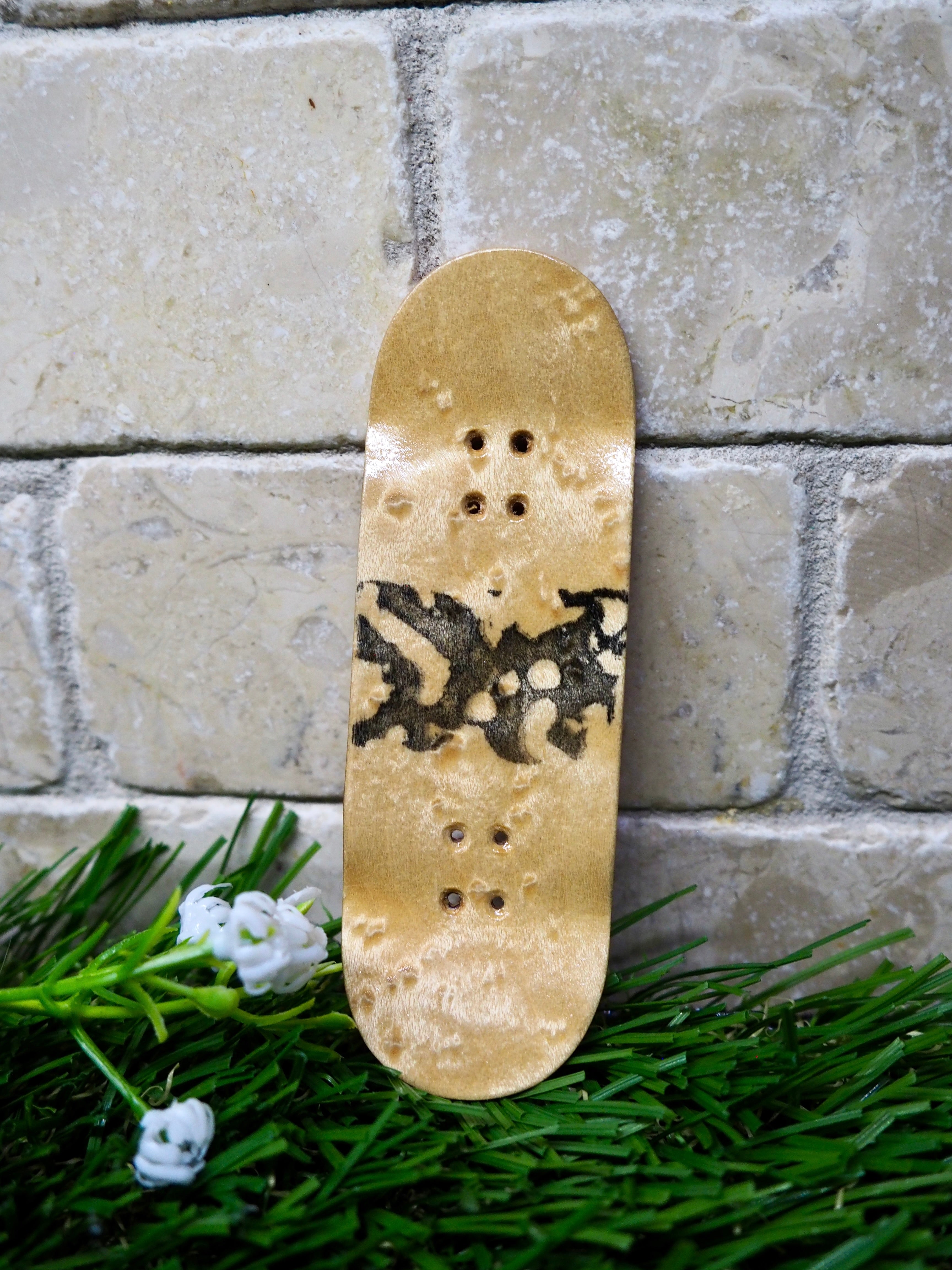 32mm handcrafted Frog Fingerboard pink dyed zebra shine deck | 5-ply Drop 2