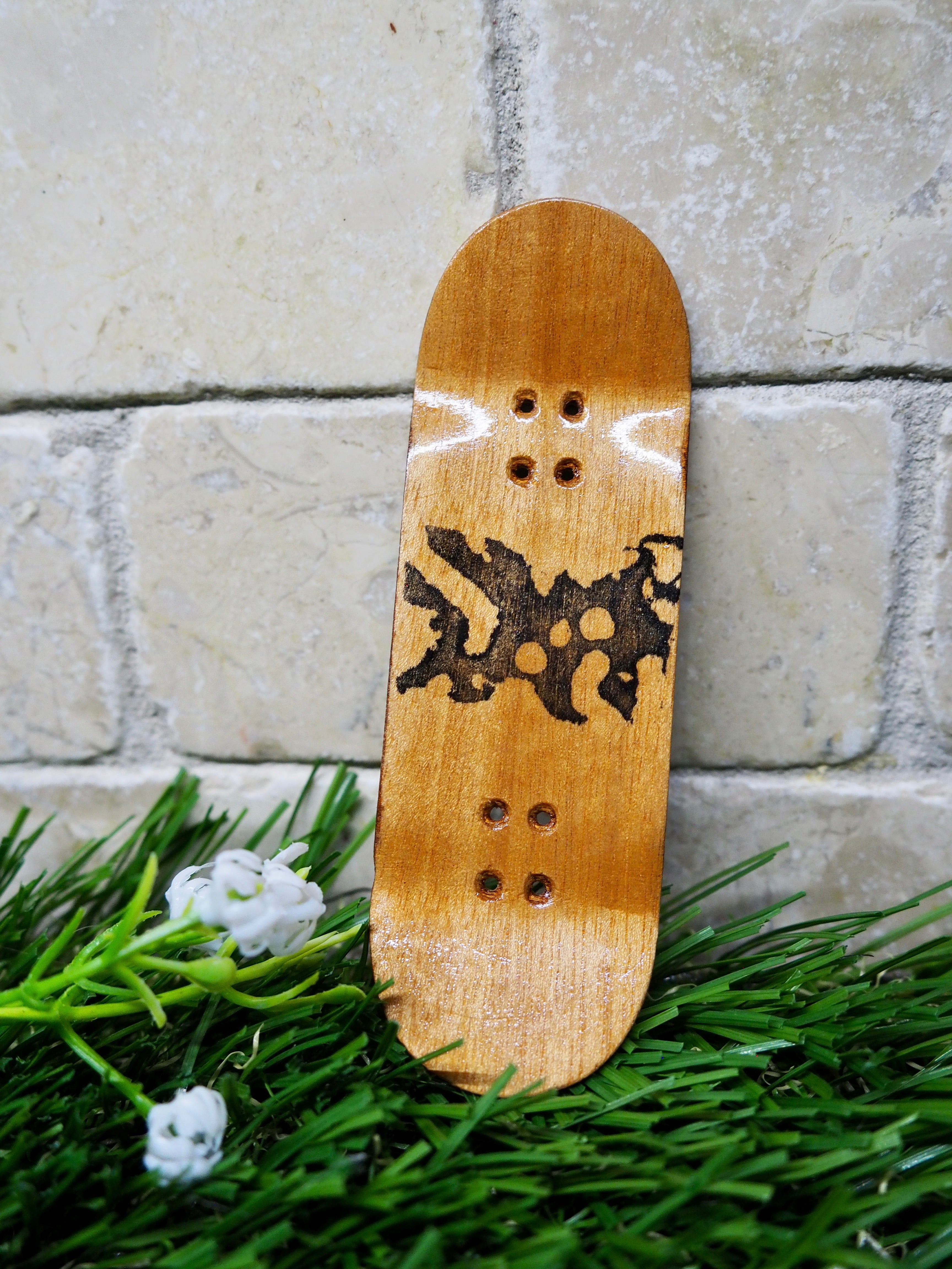 32mm handcrafted Frog Fingerboard golden brown deck | 5-ply Drop 2