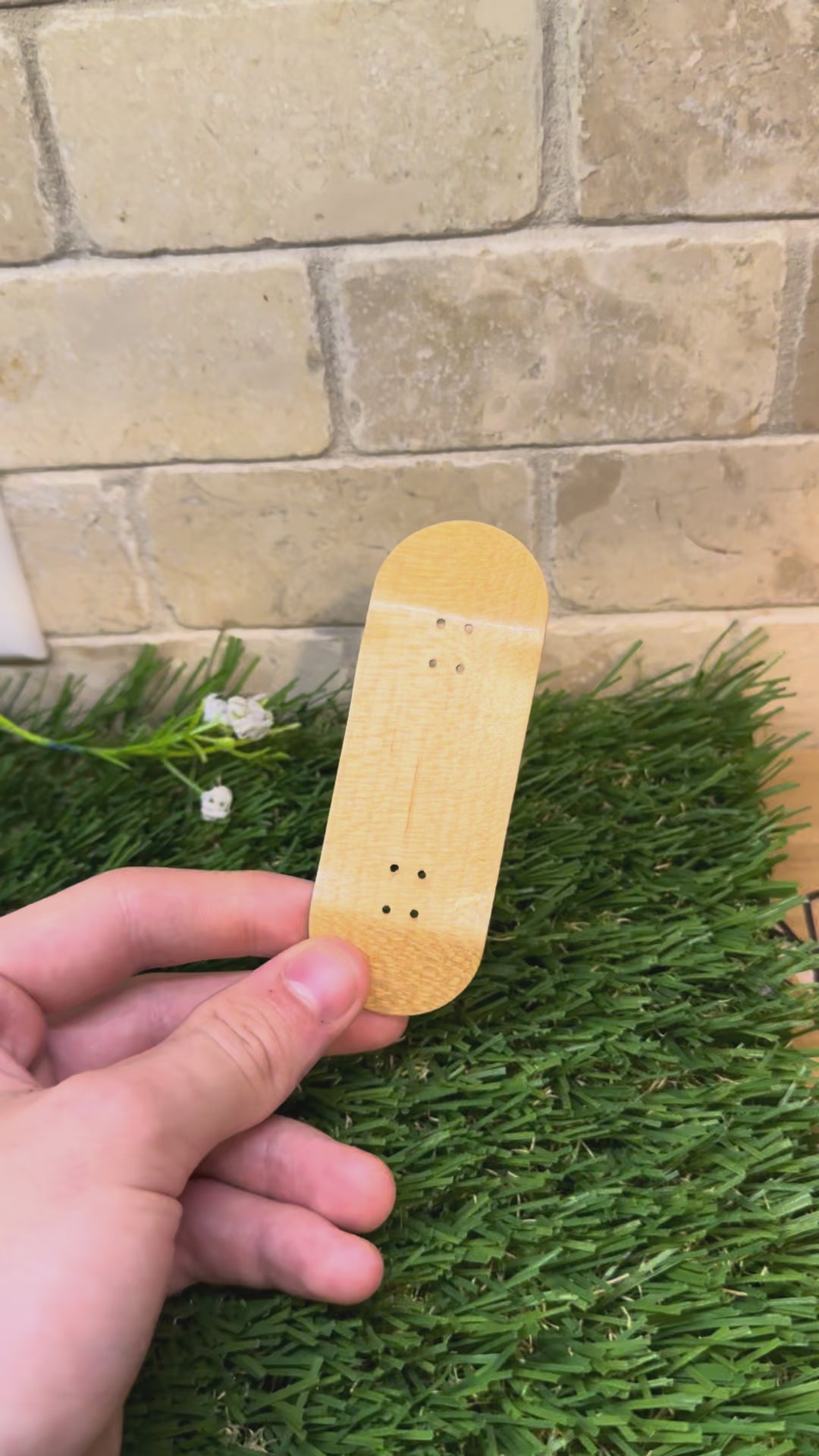 34mm handcrafted Frog Fingerboard shiny maple deck | 5-ply Drop 2
