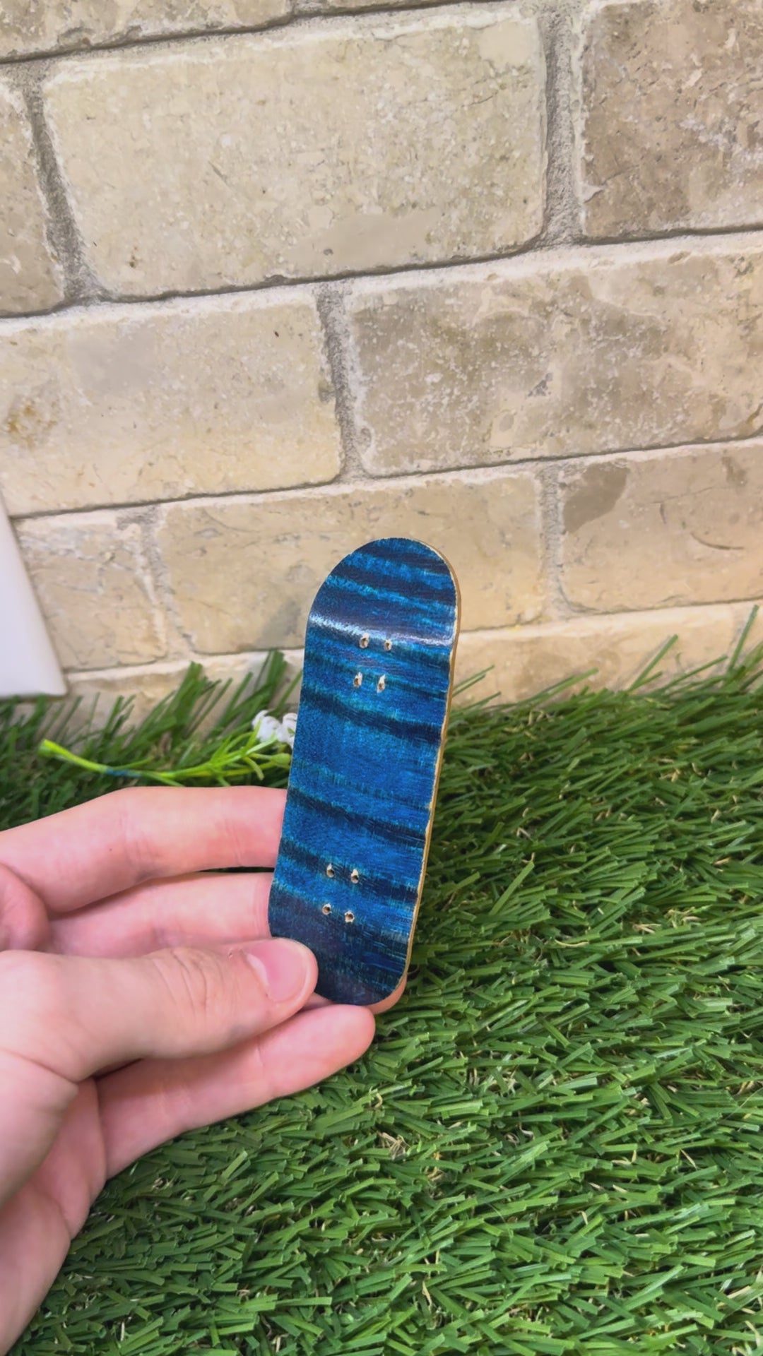 32mm handcrafted Frog Fingerboard blue dyed maple zebra shine deck | 5-ply Drop 2
