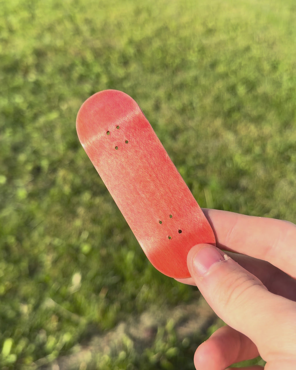 32mm handcrafted Frog Fingerboard pink dyed maple deck | 5-ply