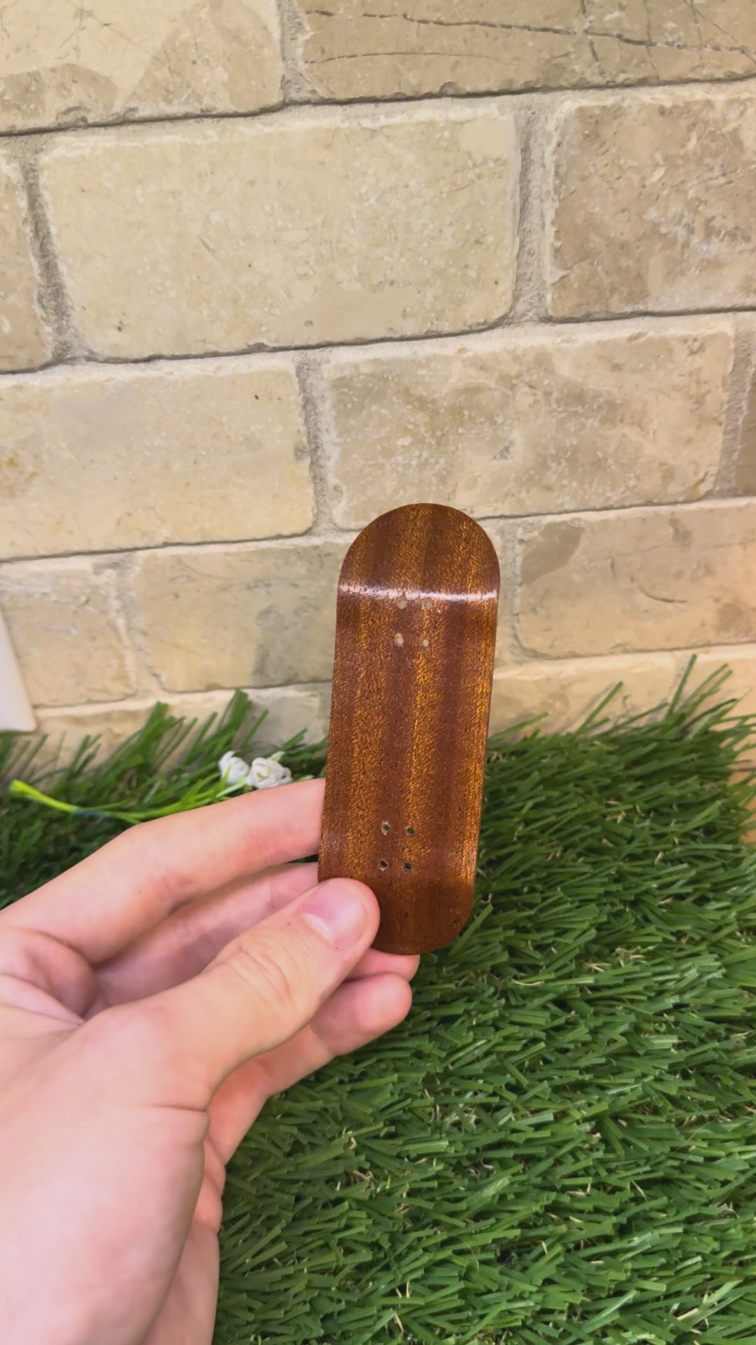 34mm handcrafted Frog Fingerboard golden brown deck | 5-ply Drop 2