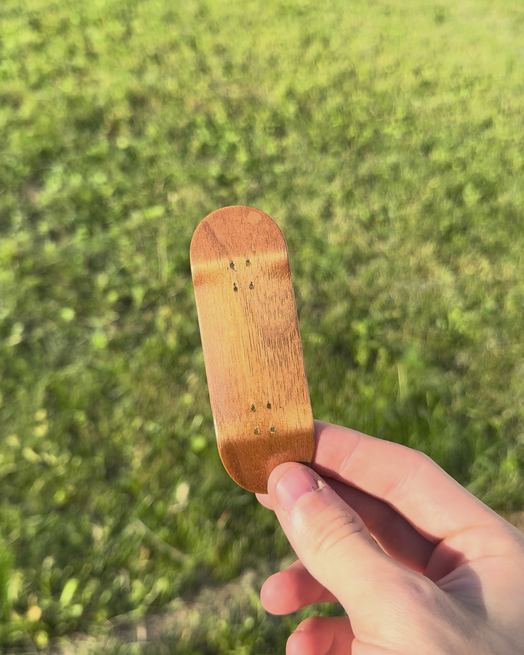 32mm handcrafted Frog Fingerboard golden brown wood deck | 5-ply