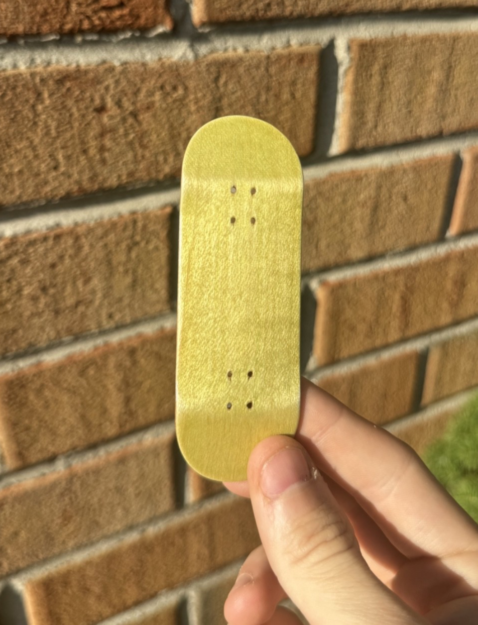 32mm handcrafted Frog Fingerboard green dyed maple deck | 5-ply