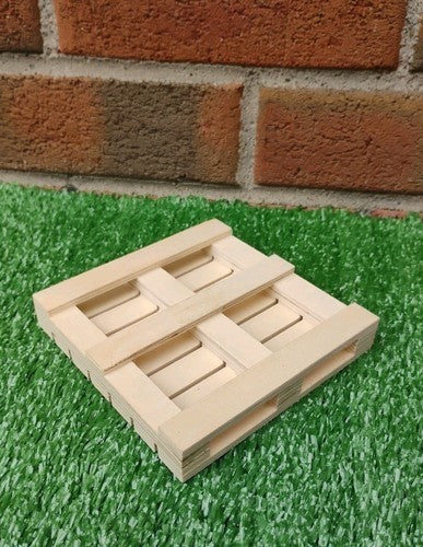 Frog Fingerboard - Mini Pallet Obstacle Ramp Ledge 12×12cm - 3 Stickers Included
